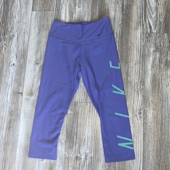 Nike Pants - Nike  Crop Leggings